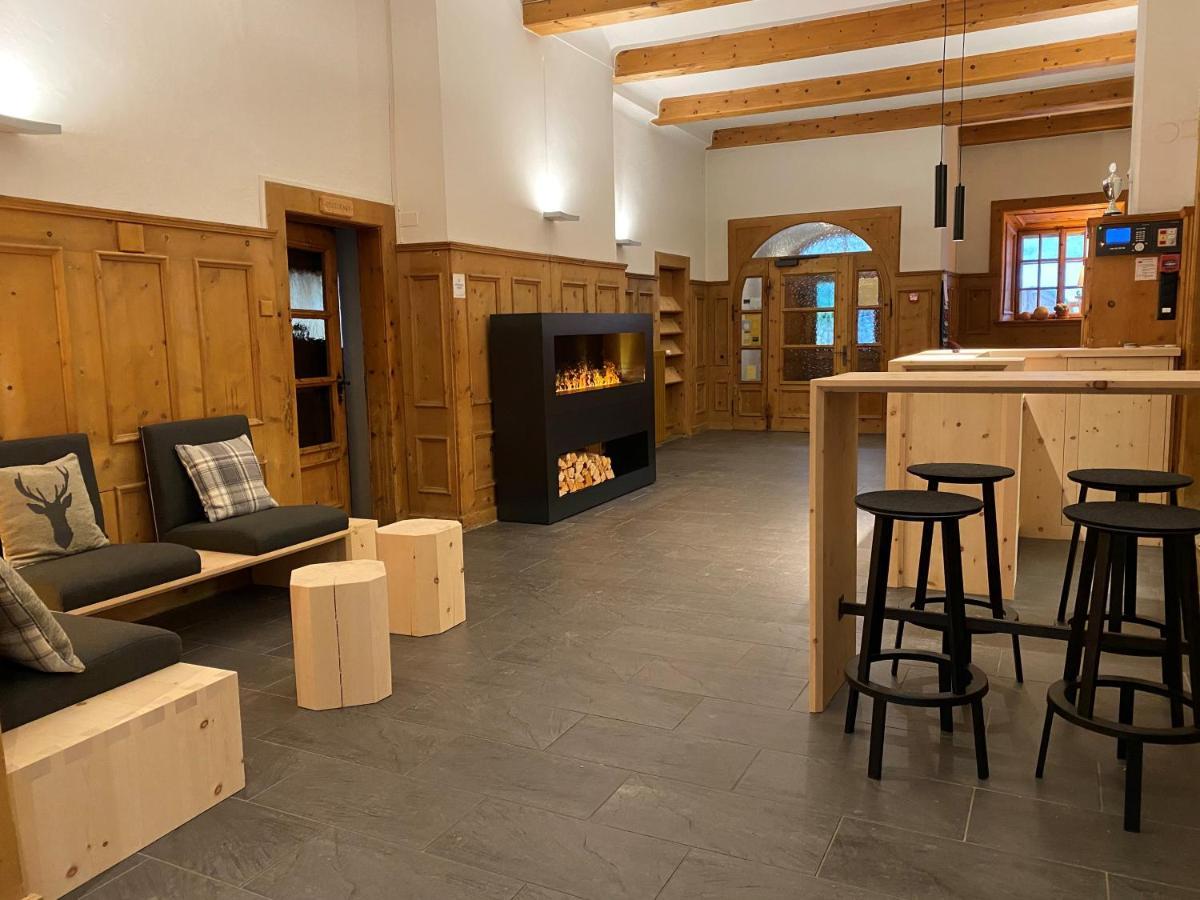 Hotel Weisses Kreuz Bergün Eksteriør bilde