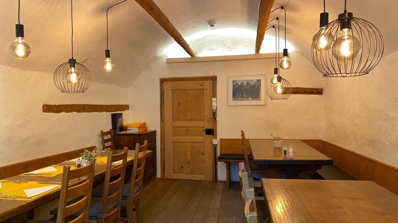 Hotel Weisses Kreuz Bergün Eksteriør bilde