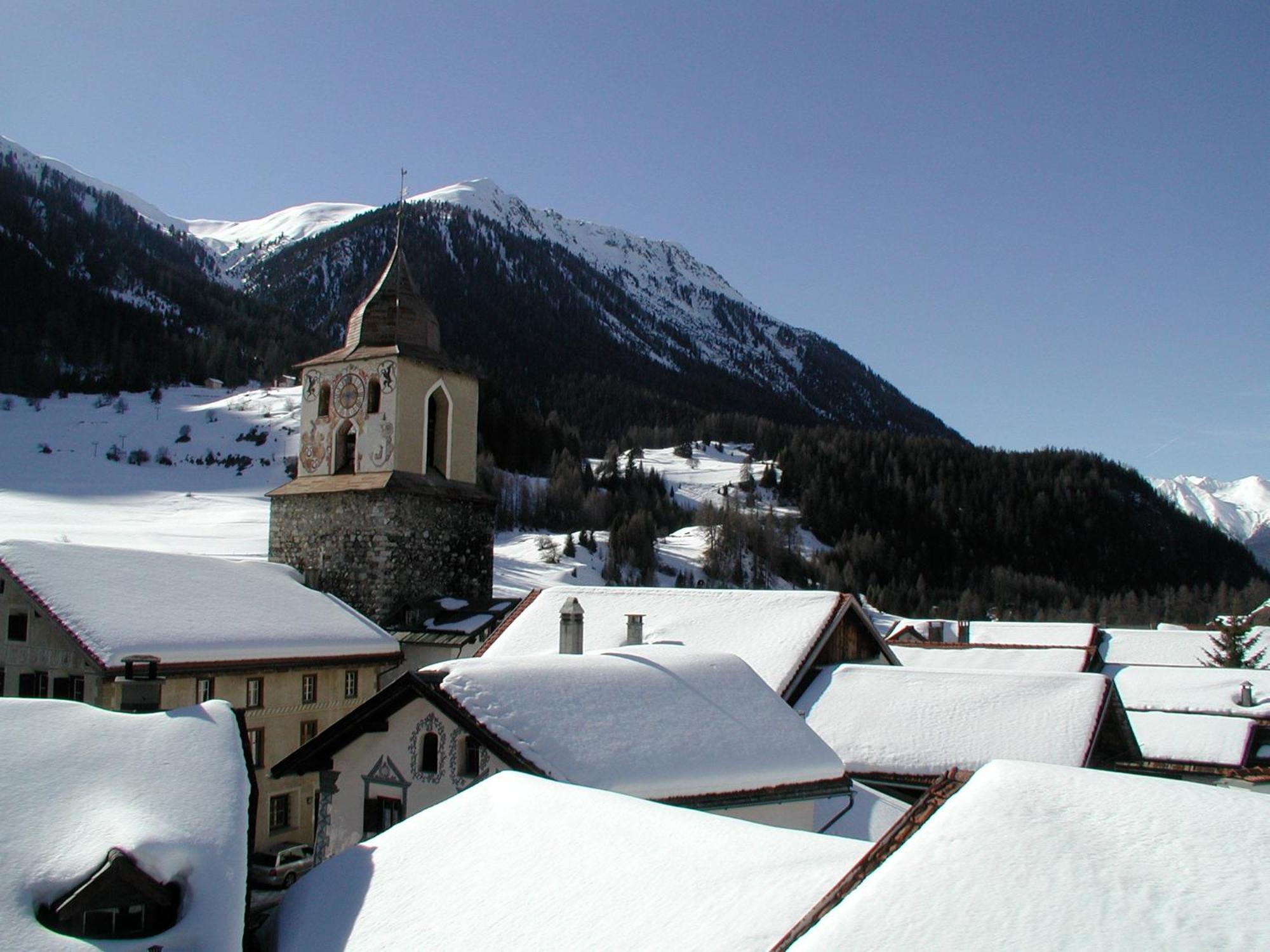 Hotel Weisses Kreuz Bergün Eksteriør bilde