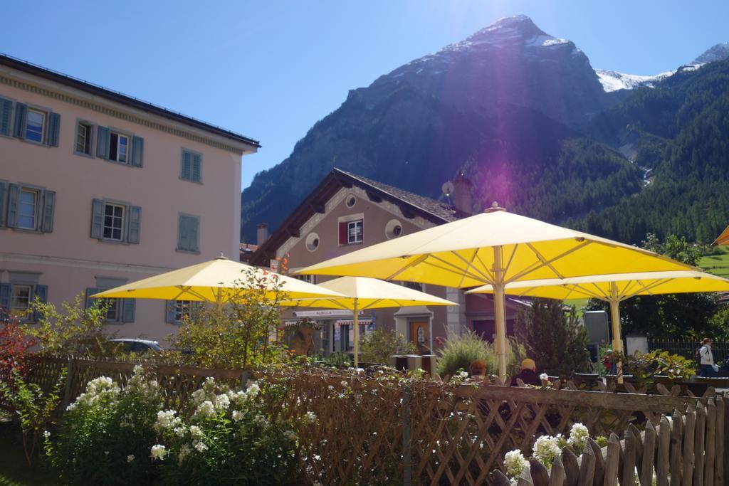 Hotel Weisses Kreuz Bergün Eksteriør bilde